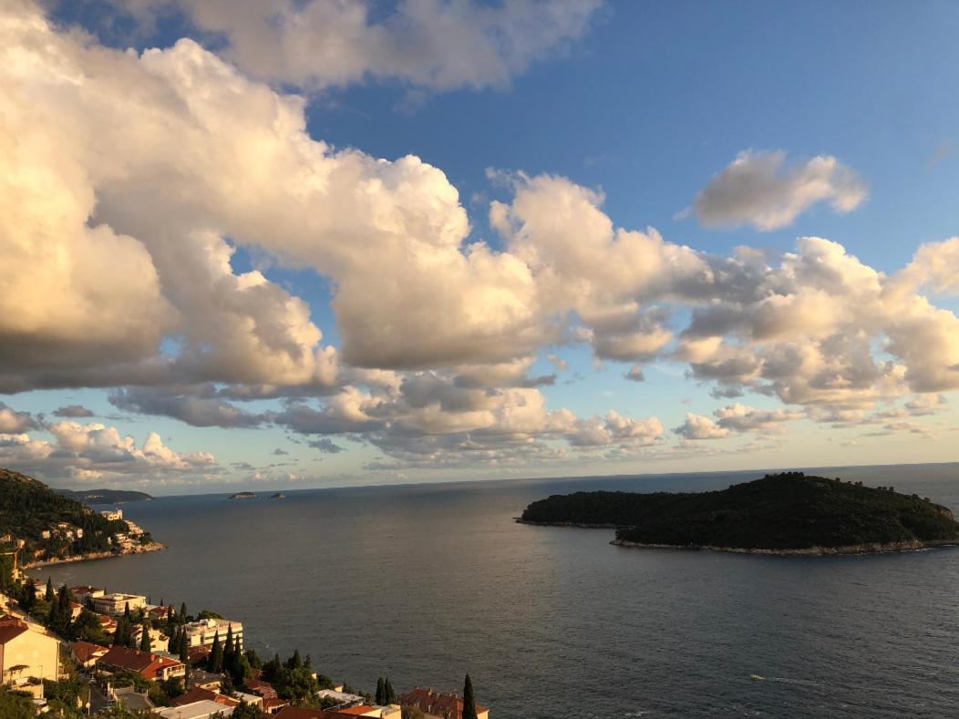 Spacious 2 Bedroom Apt Luxeview- Oldtownview, 10Min To Town Dubrovnik Eksteriør billede