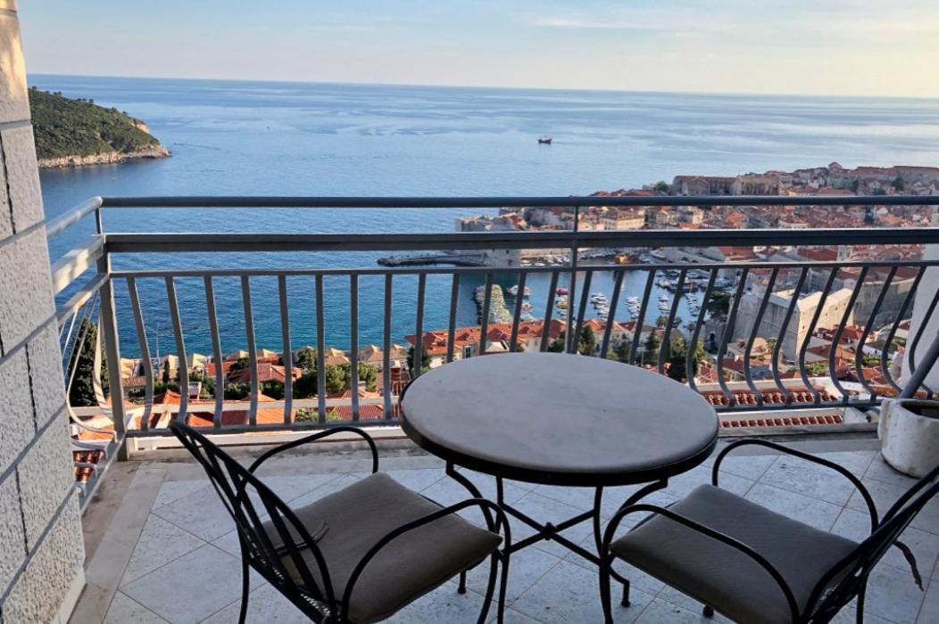 Spacious 2 Bedroom Apt Luxeview- Oldtownview, 10Min To Town Dubrovnik Eksteriør billede