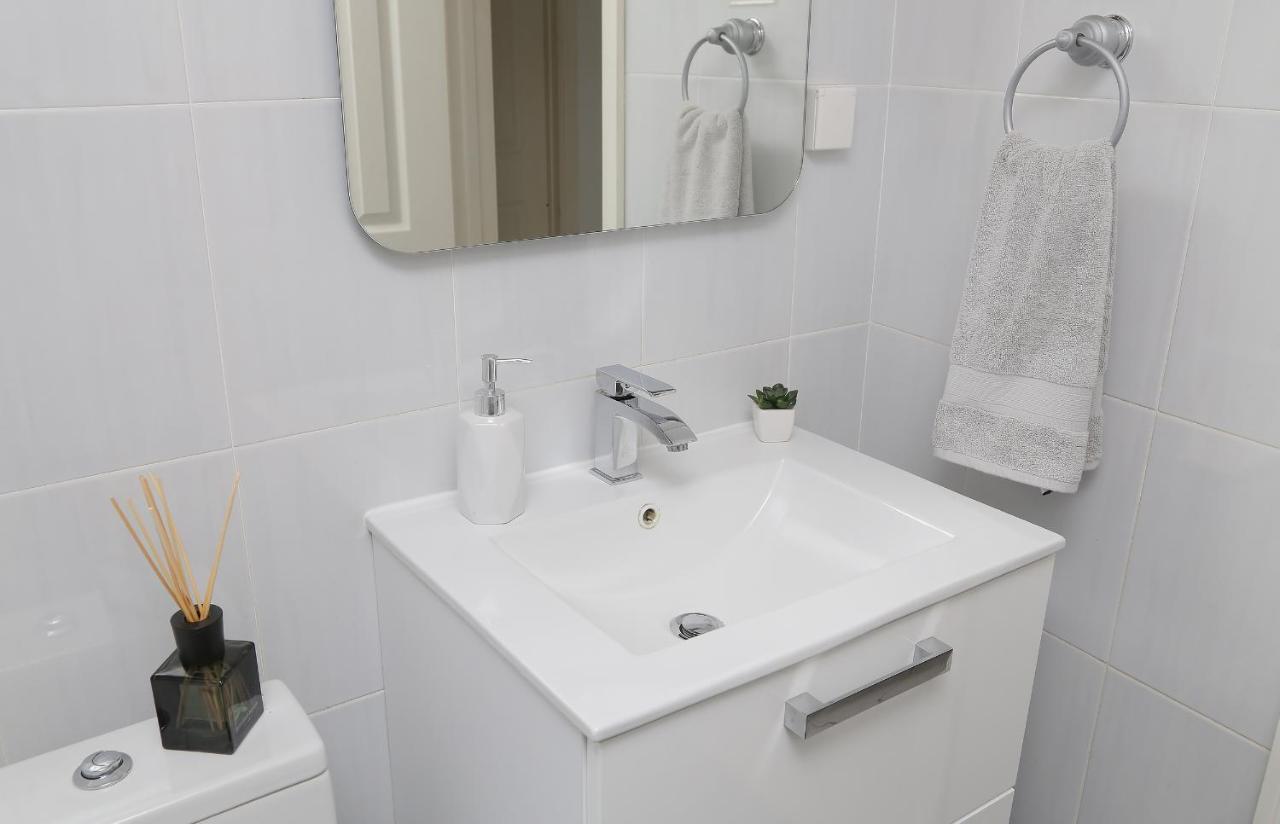 Spacious 2 Bedroom Apt Luxeview- Oldtownview, 10Min To Town Dubrovnik Eksteriør billede