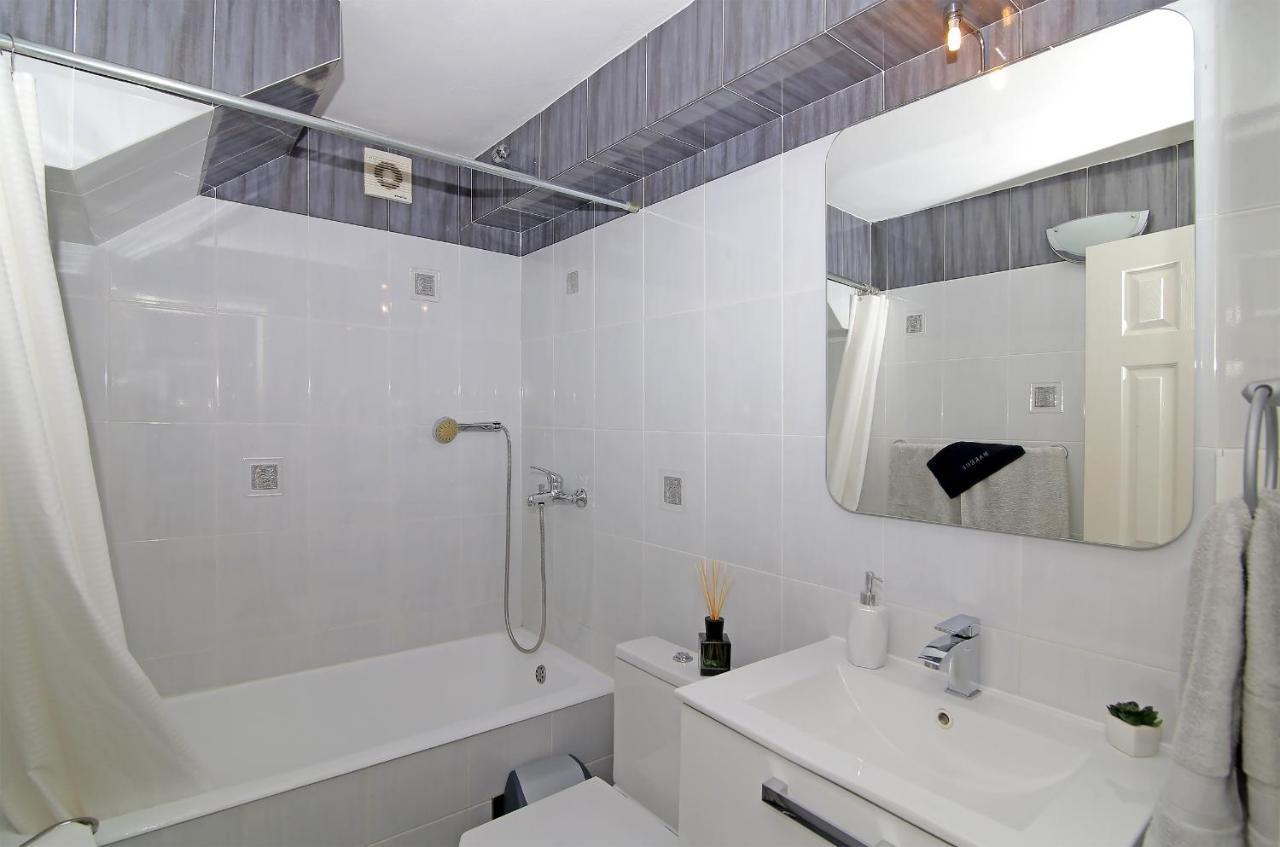 Spacious 2 Bedroom Apt Luxeview- Oldtownview, 10Min To Town Dubrovnik Eksteriør billede